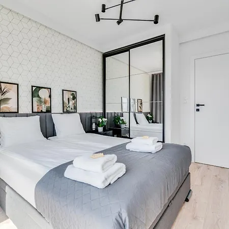 Appartamento Rent Invest - Braniborska Parking Klimatyzacja Breslavia